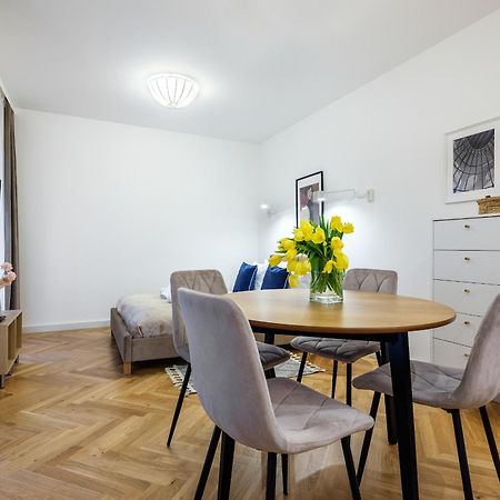 Tyzenhauz Suites Topolowa Cracovia Esterno foto