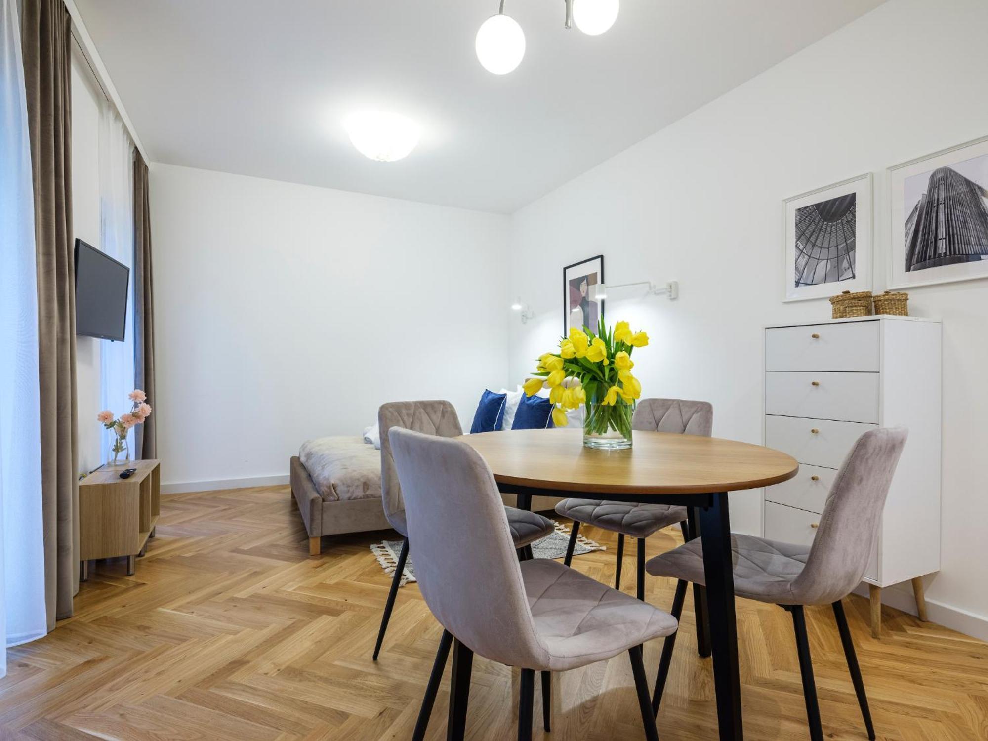 Tyzenhauz Suites Topolowa Cracovia Esterno foto